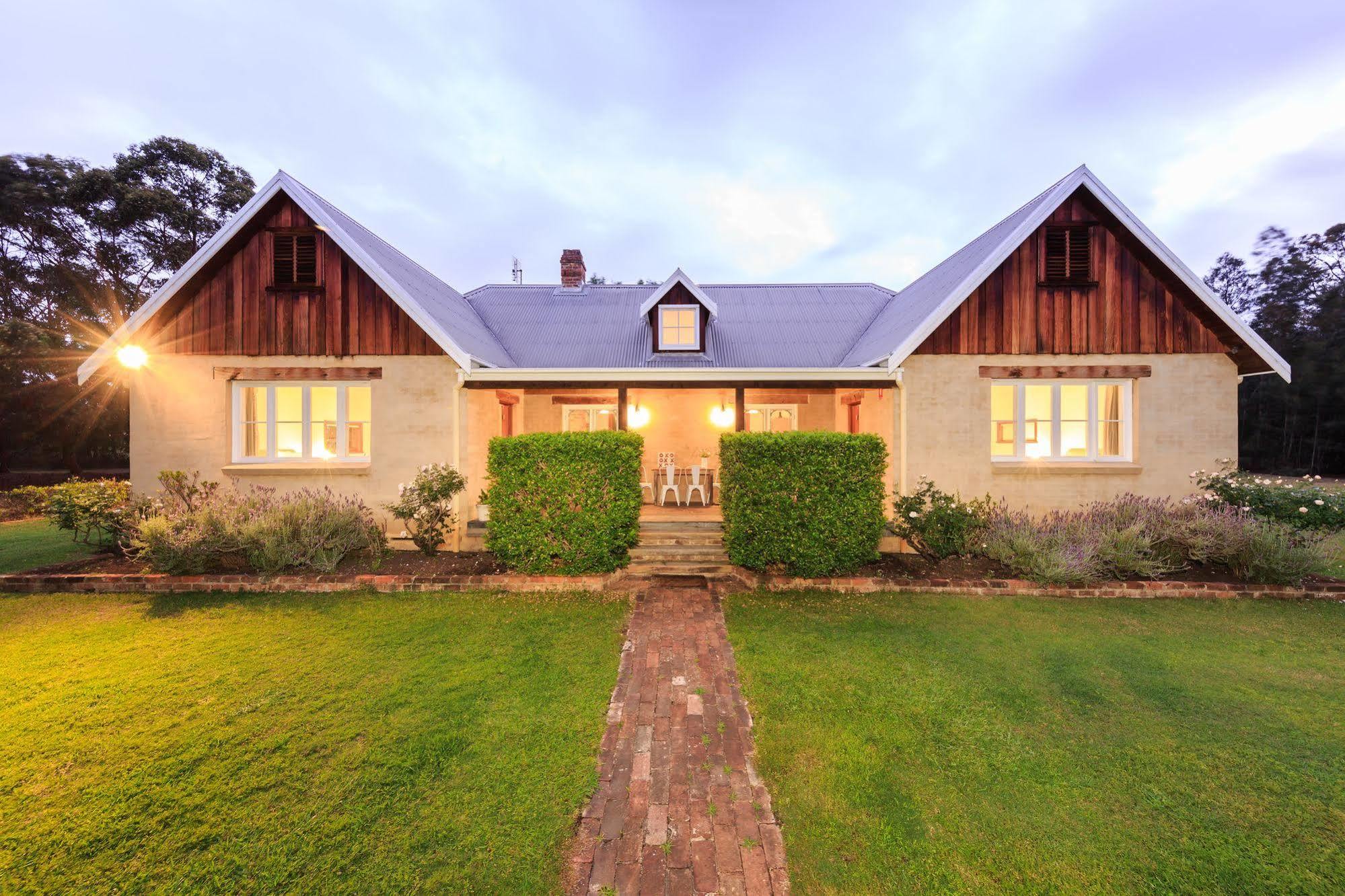 The Carriages Boutique Hotel And Vineyard Pokolbin Exterior foto